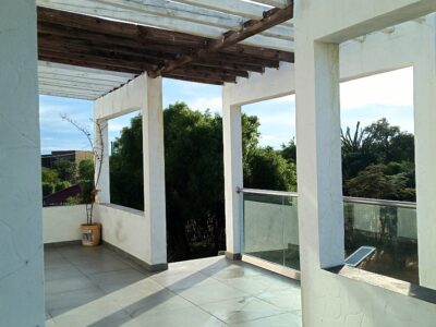 Studio avec vue imprenable sur la brousse