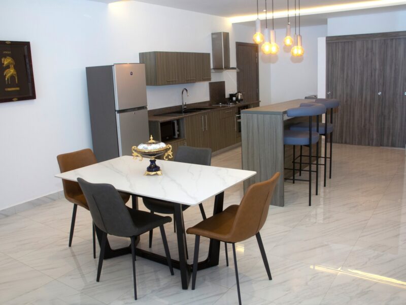 Appartement de luxe avec vue sur mer et piscine