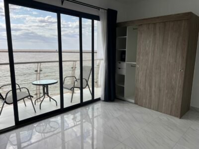 Appartement de luxe avec vue sur mer et piscine