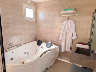 Hary’s Aparthotel – Suite exclusive avec jacuzzi et terrasse privée