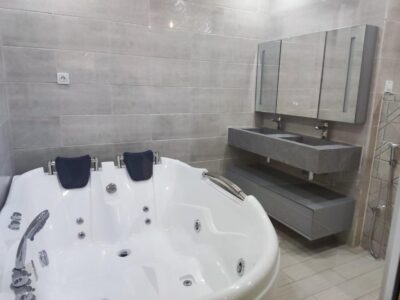 Hary’s Aparthotel – Suite exclusive avec jacuzzi et terrasse privée